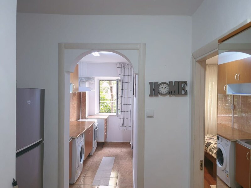 Parcul Sebastian, garsoniera 36 mp, bloc 1989