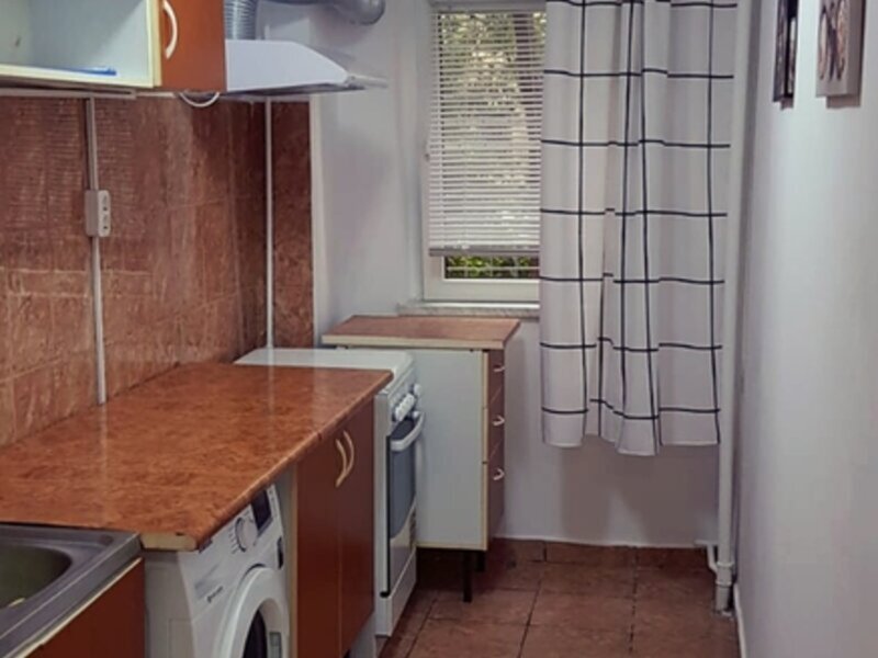 Parcul Sebastian, garsoniera 36 mp, bloc 1989