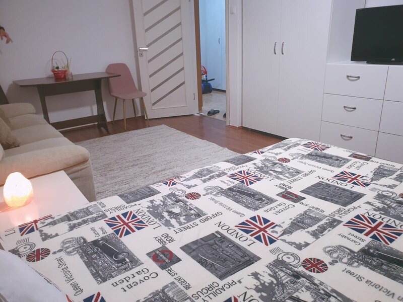 Parcul Sebastian, garsoniera 36 mp, bloc 1989